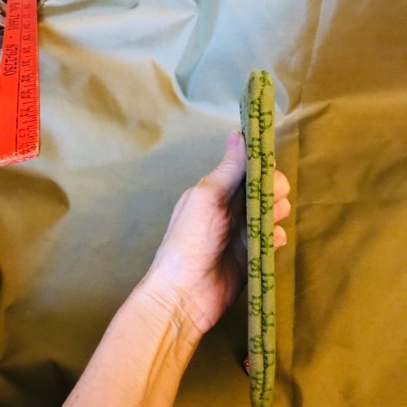 Dooney & Bourke cosmetics case. NWOT. COR - Picture 7 of 8